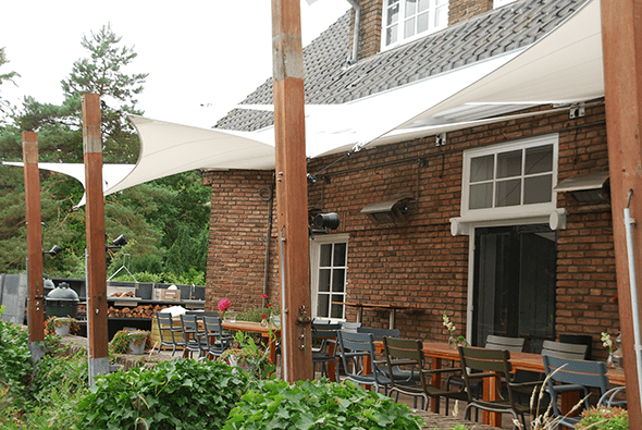 Zonnedoek maatwerk voor terras | Schaduwdoekkeuze.nl