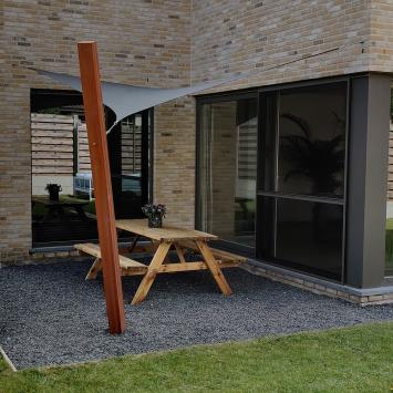 Schaduwdoek 4x4,5m 340gr antraciet sfeerfoto