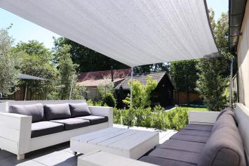 Zonnedoek 5x8m 200gr grijs sfeerfoto